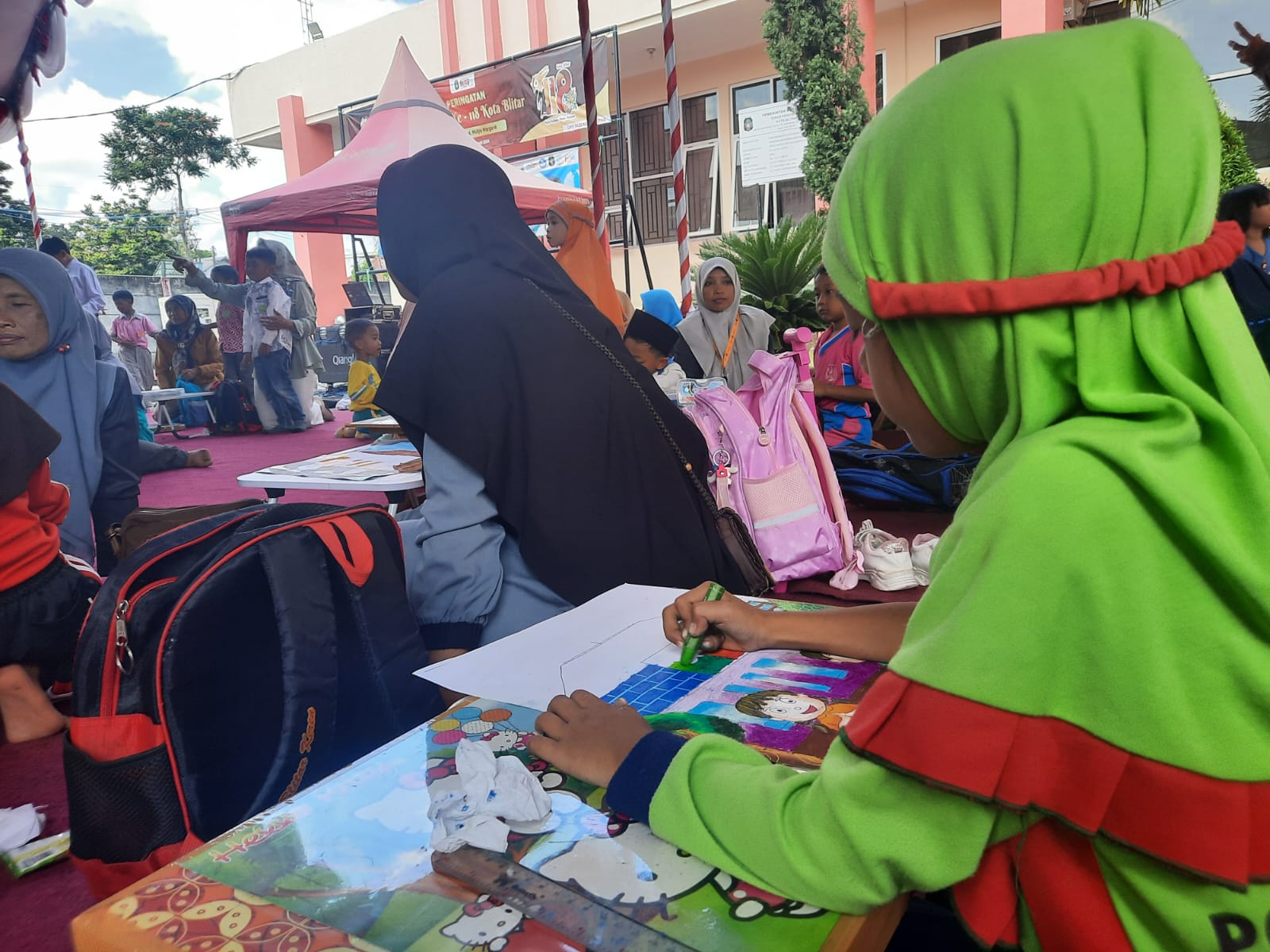  Peringati Hardiknas dan HUT Pusat Layanan Disabilitas Kota Blitar Gelar Aneka Perlombaan hingga Bazar 1
