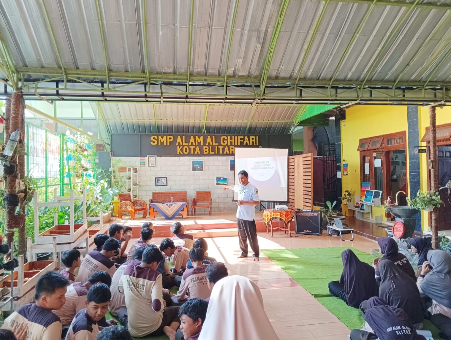  Dukung Kebijakan Pembatasan Kantong Plastik Sekali Pakai, DLH Kota Blitar Berikan Sosialisasi Pengolahan Sampah Bagi Lembaga Pendidikan 1