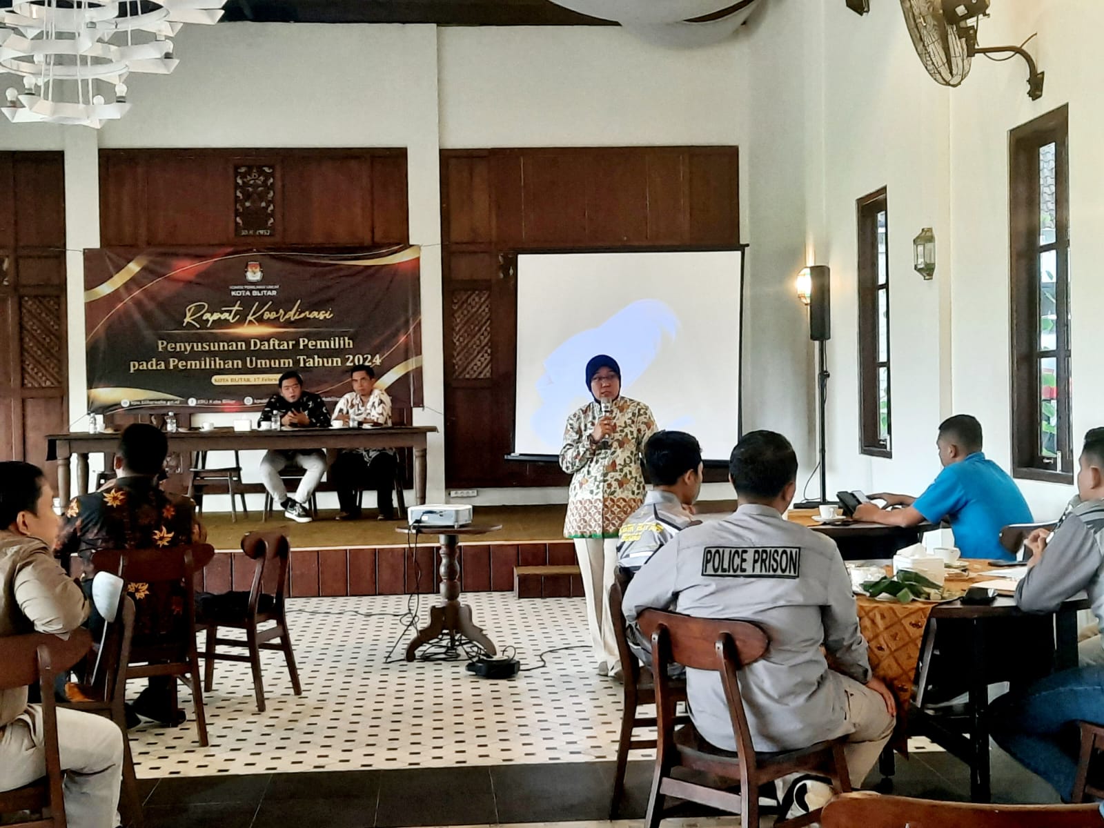  KPU Kota Blitar Gelar Rakor Penyusunan Daftar Pemilih TPS Khusus Pemilu 2024 1