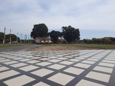 DLH Kota Blitar Mulai Kerjakan Pembangunan Tahap Dua di Aloon - Aloon Kota Blitar