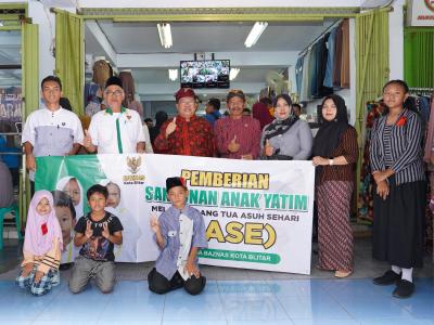 Melalui Program OASE, Wali Kota Blitar Ajak Anak Yatim Berbelanja Baju Baru
