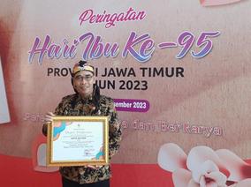 Kota Blitar Raih Penghargaan dari Gubernur Jawa Timur sebagai Kota Dengan Komitmen Percepatan Pengarusutamaan Gender melalui Peraturan Daerah Terbaik